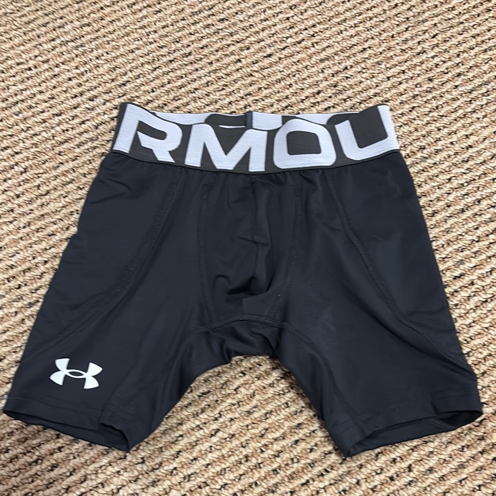 NWOT Under Armour Black Compression Shorts, lightly padded